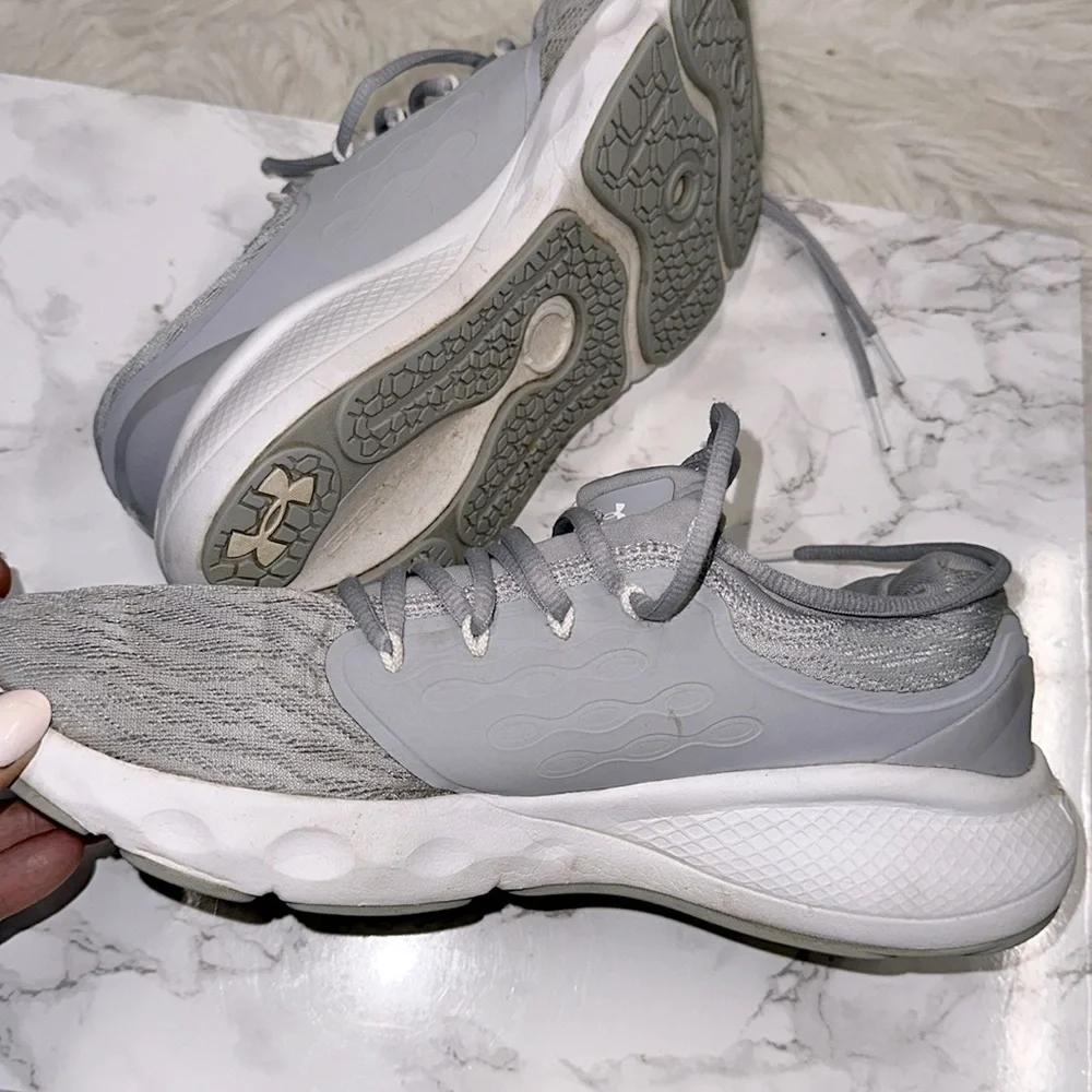 Under Armour Vantage Light Gray Athletic men’s Sneakers size 10